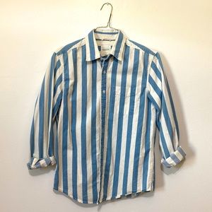 American Eagle beach fashion shirt